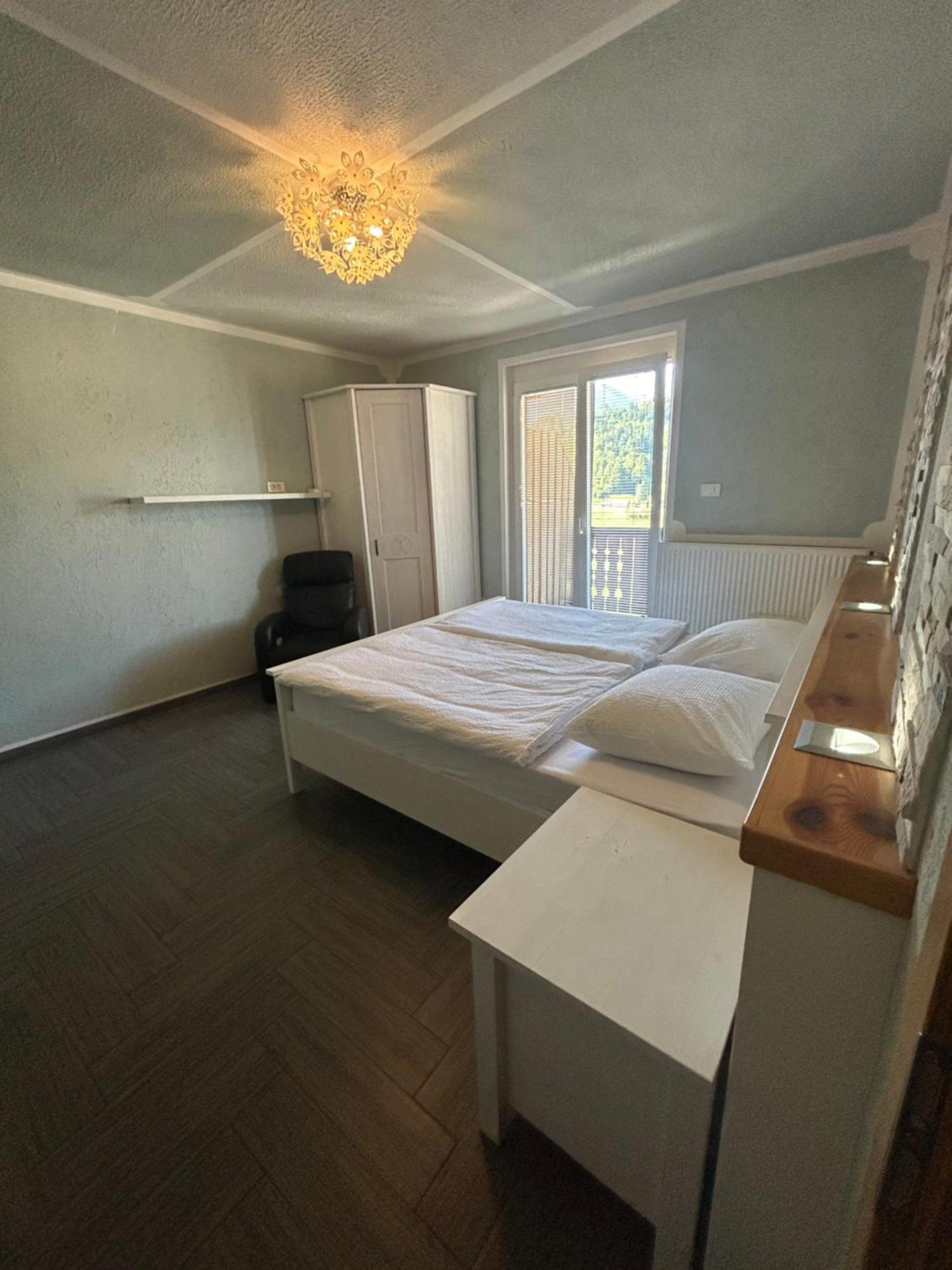 Apartments Ema Бохин Екстериор снимка