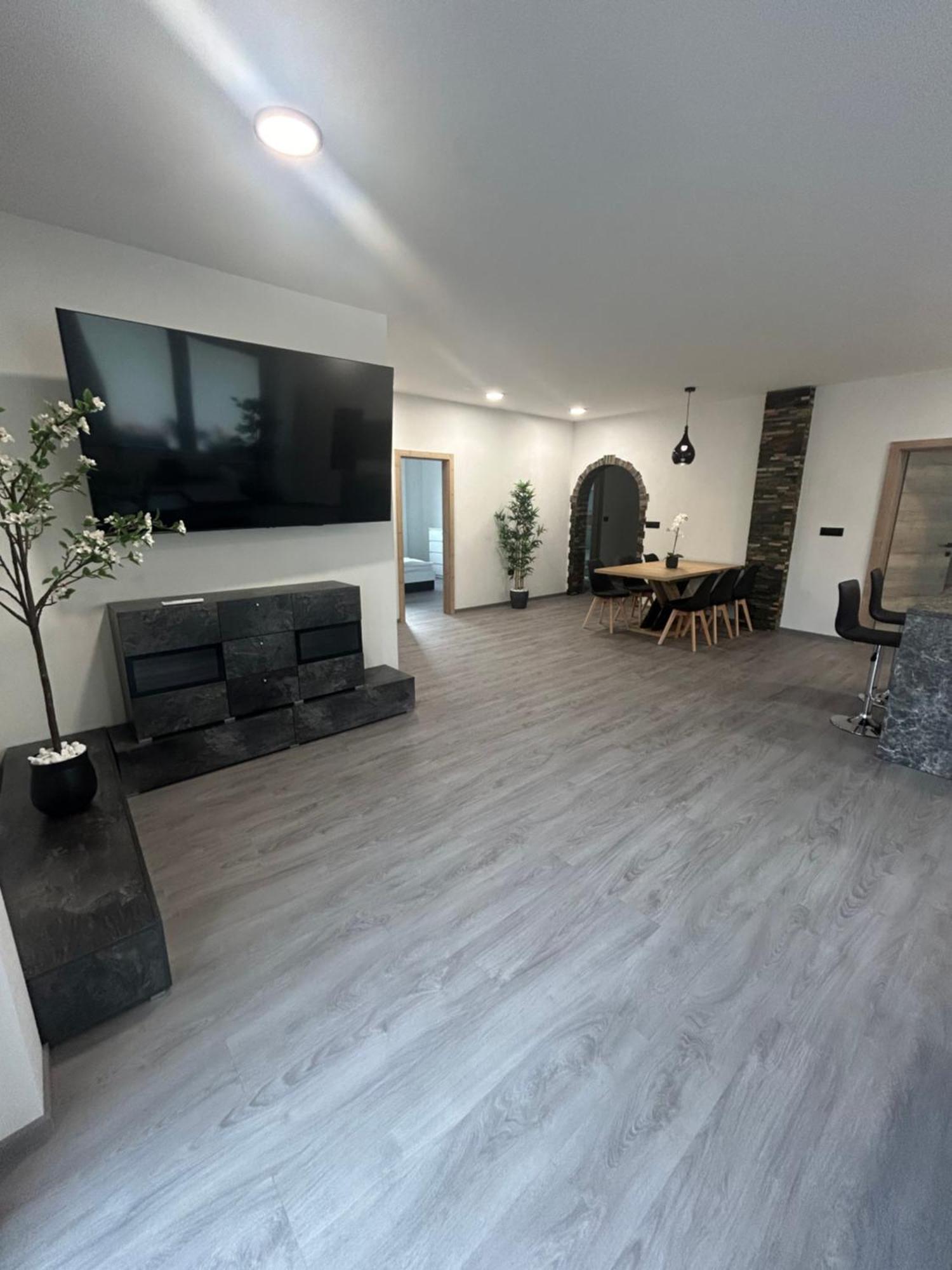 Apartments Ema Бохин Екстериор снимка